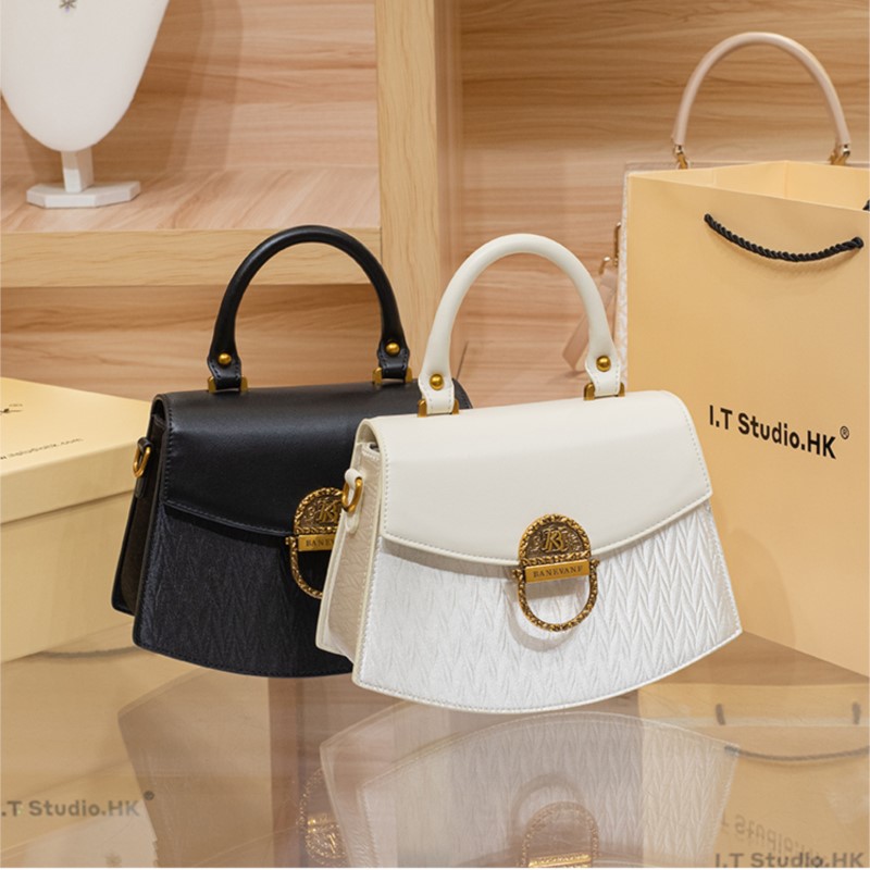 Lichte Luxe Dameshandtas 2024  - Women Bags High End Brands recensie en prijs