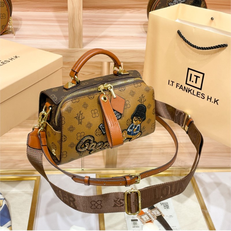 Lichte luxe merk dameshandtas  - Women Bags High End Brands recensie en prijs